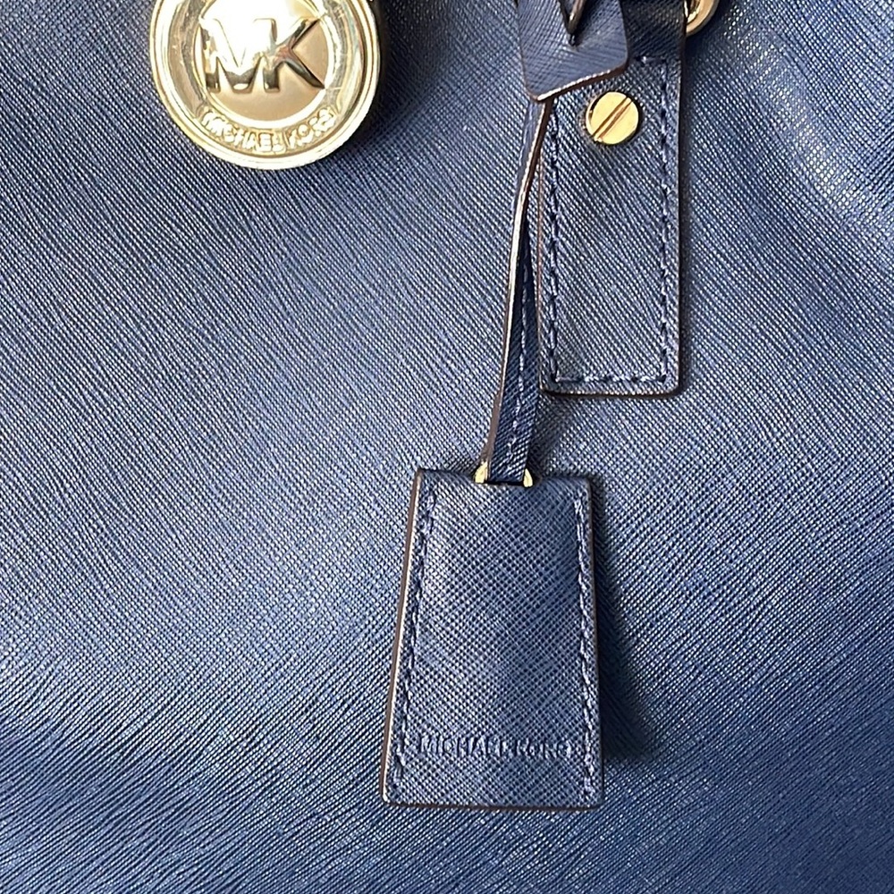 Michael Kors Navy Excellent Cond Large Hamilton Tote/ MK Dust Bag included - Picture 7 of 16